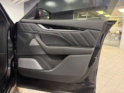 2023 Maserati Levante Modena S V8